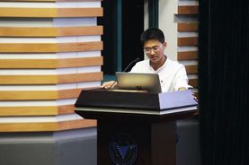 一学期平均绩点4.95共有16门课满绩这个学霸是个浪漫的文艺青年,一学期平均绩点多少算优秀